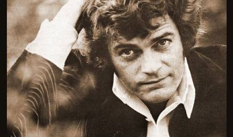 THE BACKSTAGE CAT SEZ